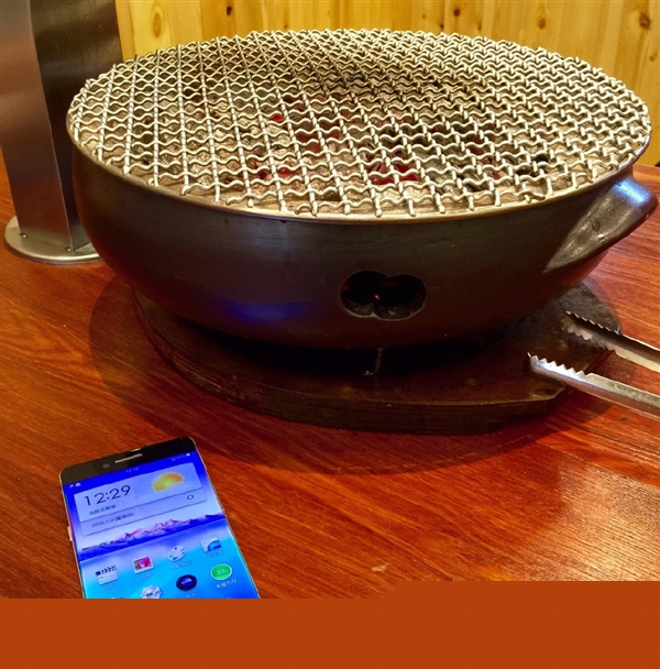 超級震撼!近距離看OPPO無邊框手機
