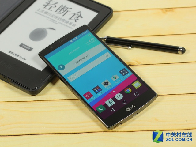 弧形背部設(shè)計(jì) LG G4京東售價為3799元 