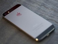 iPhone 6c配置再曝光 或?qū)⒃龃箅姵厝萘?></a>
		<h3><a href=