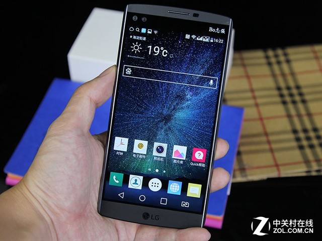 主副雙屏新玩兒法 創(chuàng)新旗艦LG V10評測 