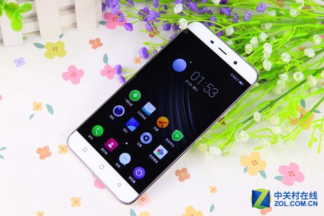 大神Note3高配版搭載了MT6753八核64位處理器，主頻1.3GHz；運行內存方面達到了3GB，大神Note3高配版配備了5.5英寸豪情屏幕，以及1300萬像素攝像頭。同時全新升級的大神Note3高配版還擁有強大的隱私安全防護能力，而該機的售價仍為899元，性價比十分突出。