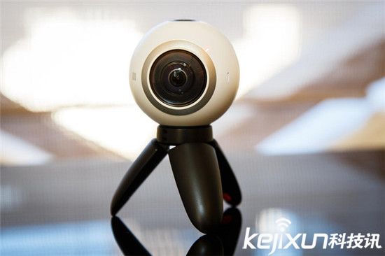 MWC2016三星發(fā)布Gear 360全景相機(jī) 扎克伯格為其站臺