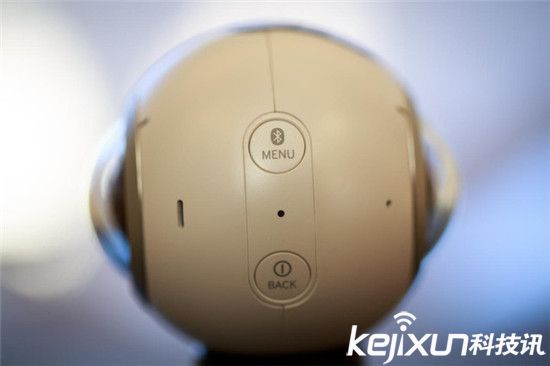 MWC2016三星發(fā)布Gear 360全景相機(jī) 扎克伯格為其站臺