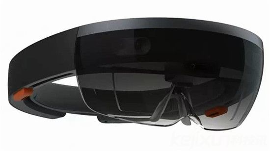微軟HoloLens頭盔開發(fā)版接受預(yù)定：售價接近2萬元！