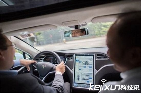 特斯拉 Model S 首次中國亮相  新店建在太古里？