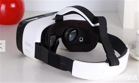 沒Gear VR也能體驗虛擬現(xiàn)實 三星Milk VR