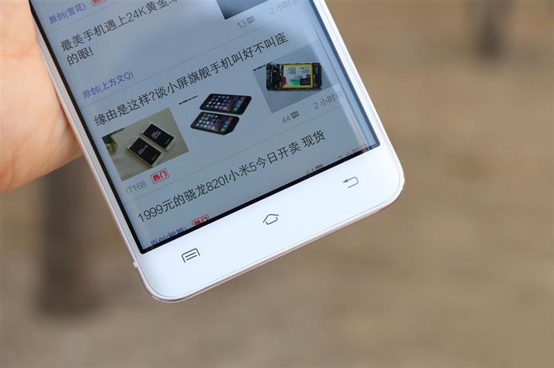6G內(nèi)存+驍龍820+雙曲面屏！vivo Xplay5旗艦版評(píng)測(cè)