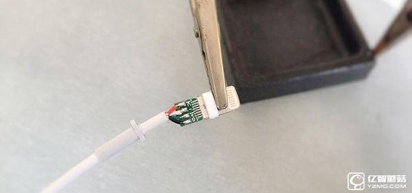 iPhone數(shù)據(jù)線為何“不耐操”？真相無語！