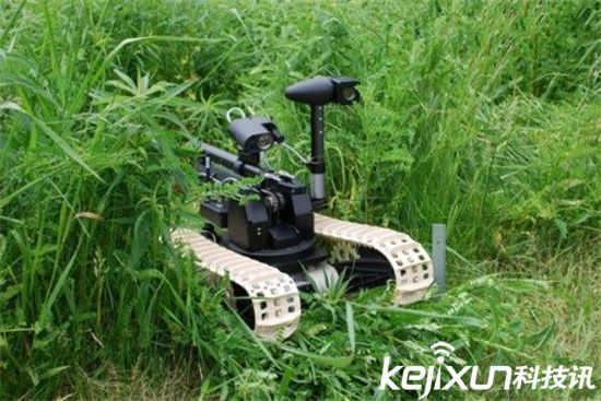 智能機(jī)器人戰(zhàn)爭(zhēng)應(yīng)用 搭配機(jī)槍火力猛