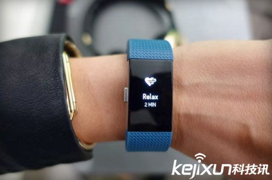 Fitbit發(fā)布兩款智能運(yùn)動(dòng)手環(huán) 外觀時(shí)尚獨(dú)具匠心