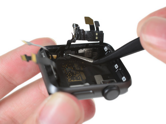 Apple Watch Series 2拆解: 機(jī)內(nèi)已經(jīng)大不同