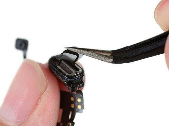 Apple Watch Series 2拆解: 機(jī)內(nèi)已經(jīng)大不同