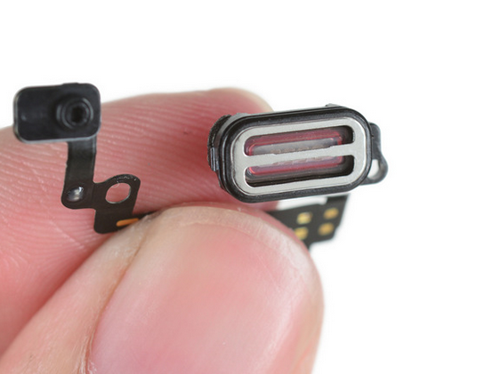 Apple Watch Series 2拆解: 機(jī)內(nèi)已經(jīng)大不同
