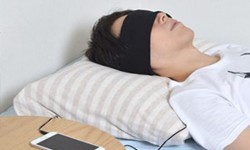 這個(gè)眼罩很貼心  定了鬧鐘只有自己能聽見