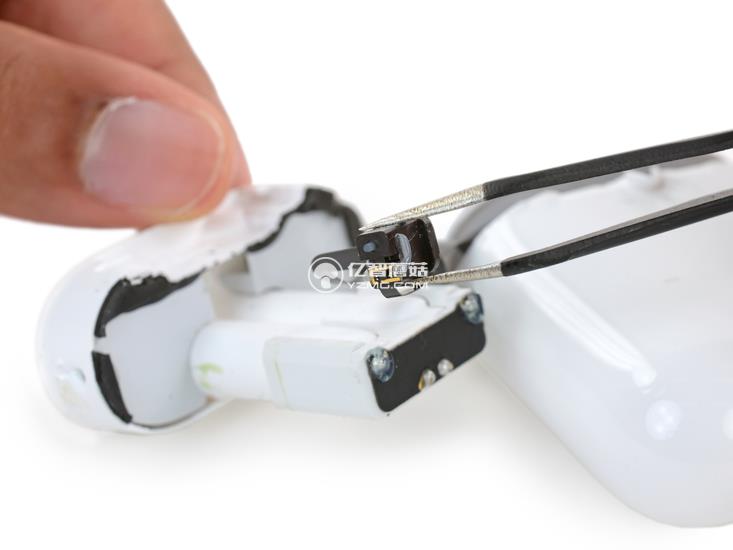 AirPods做工怎么樣 AirPods無線耳機(jī)拆機(jī)圖解評測