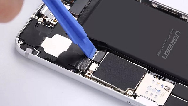 讓老設(shè)備換發(fā)新生 蘋(píng)果iPhone6更換電池教程