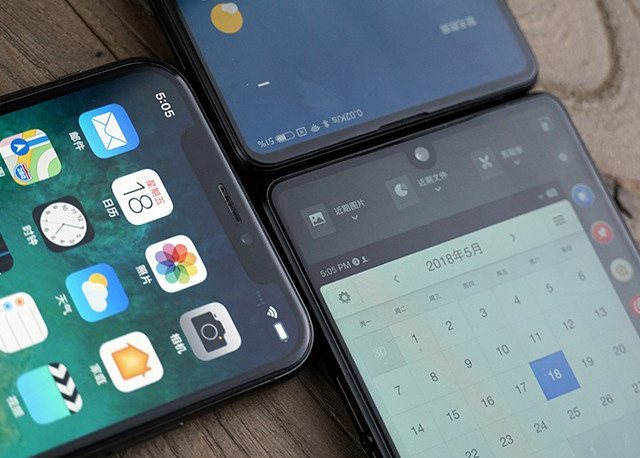 堅(jiān)果R1、小米MIX2S、iPhone X對比評測 國產(chǎn)旗艦對決蘋果