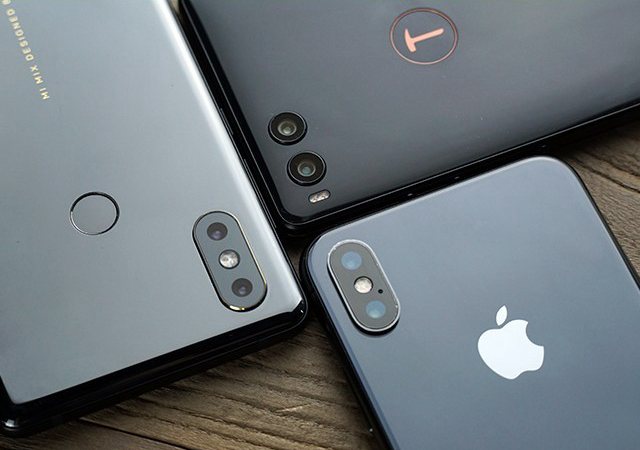 堅(jiān)果R1、小米MIX2S、iPhone X對比評測 國產(chǎn)旗艦對決蘋果