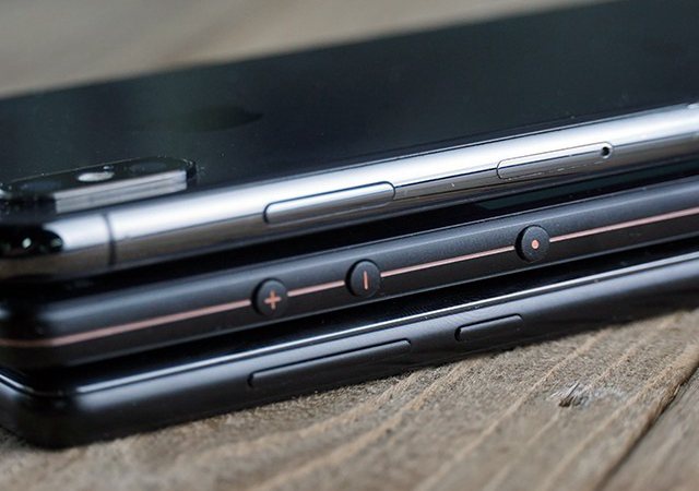 堅(jiān)果R1、小米MIX2S、iPhone X對比評測 國產(chǎn)旗艦對決蘋果