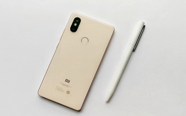 小米Max3和小米8SE哪個好？小米8SE對比MAX3區別